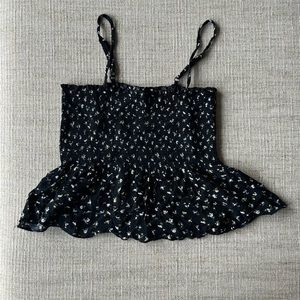 Ribbed and flowy flower tank